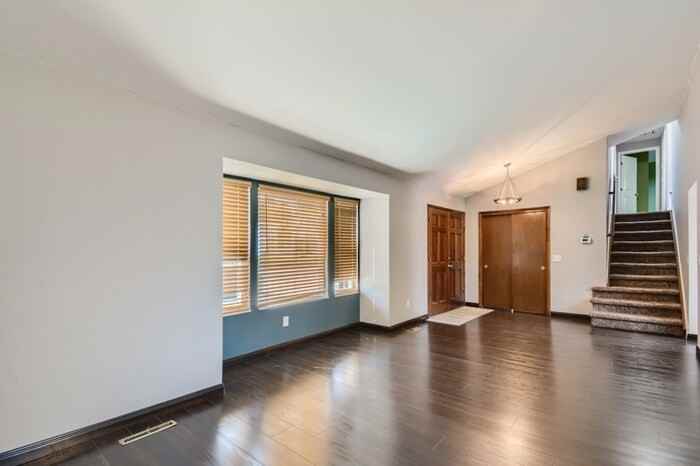 7899 W Frost Dr - Photo 2 of 18