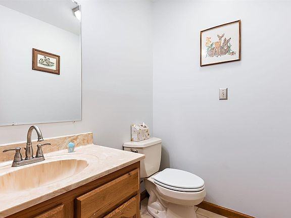 586 Cheyenne Ct #NA - Photo 3 of 15