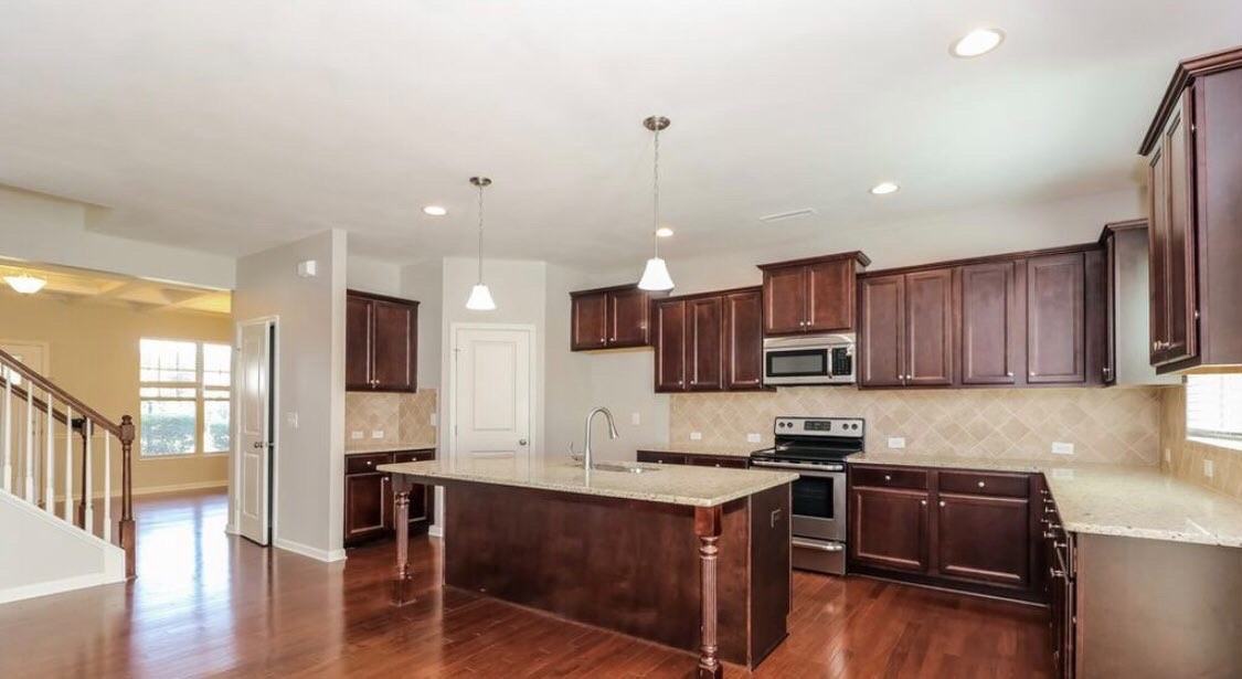 65 Davelyn Ct #NA - Photo 3 of 7