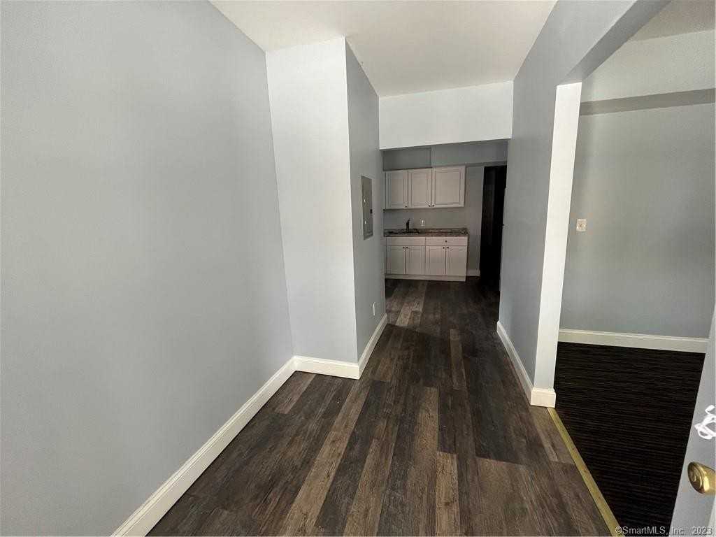 759 Union Ave #3rdFL - Photo 3 of 16