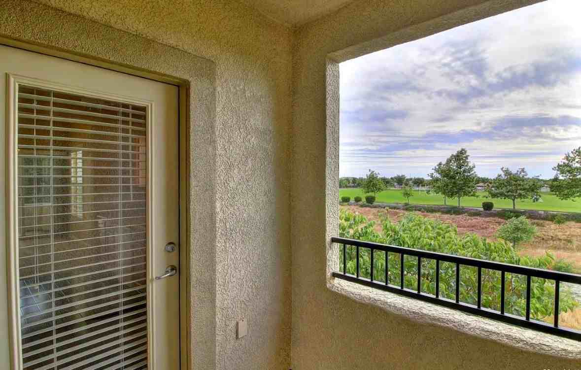 5486 Tares Cir #5486 - Photo 3 of 17