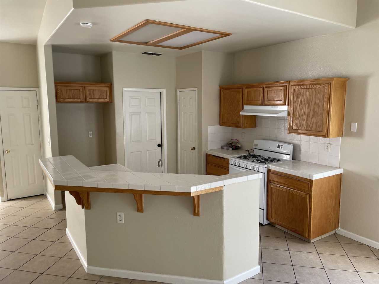 171 N Filbert Ave #1 - Photo 3 of 9