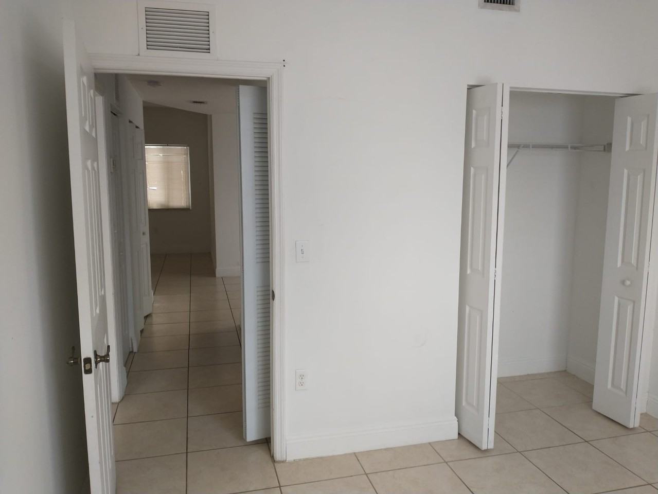 2445 W 78th St #2445-103 - Photo 4 of 19