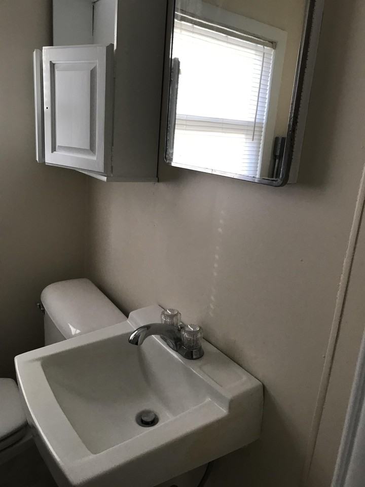 406 N Bismark Ave #1 - Photo 2 of 7