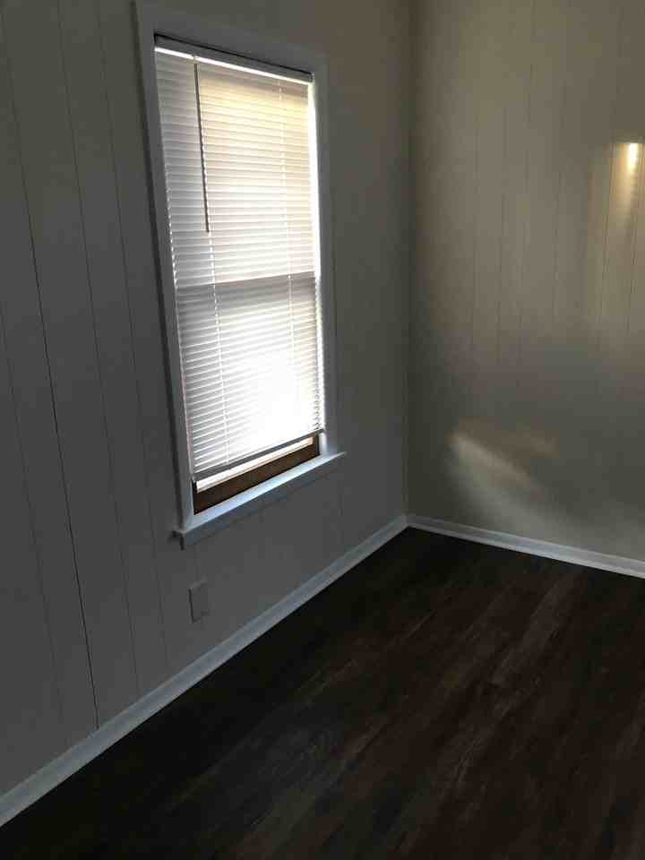 406 N Bismark Ave #1 - Photo 3 of 7