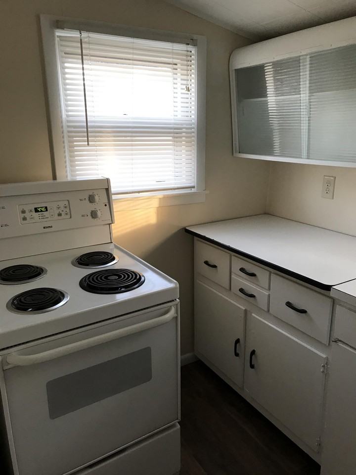 406 N Bismark Ave #1 - Photo 4 of 7