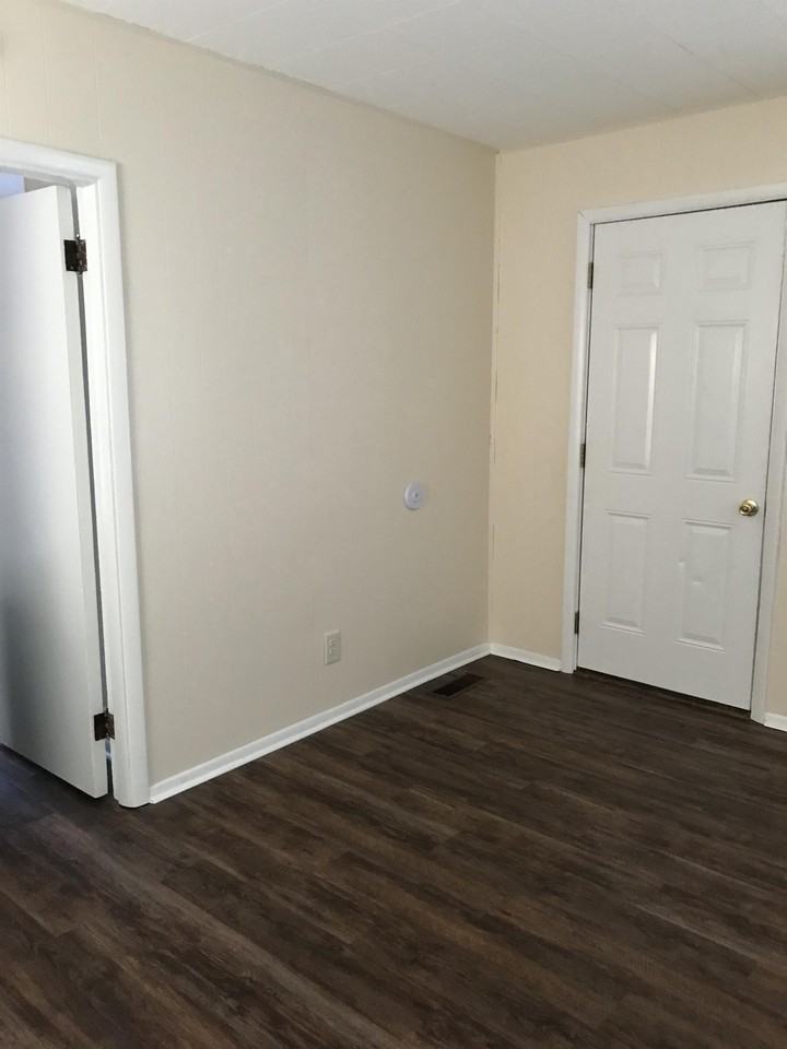 406 N Bismark Ave #1 - Photo 7 of 7