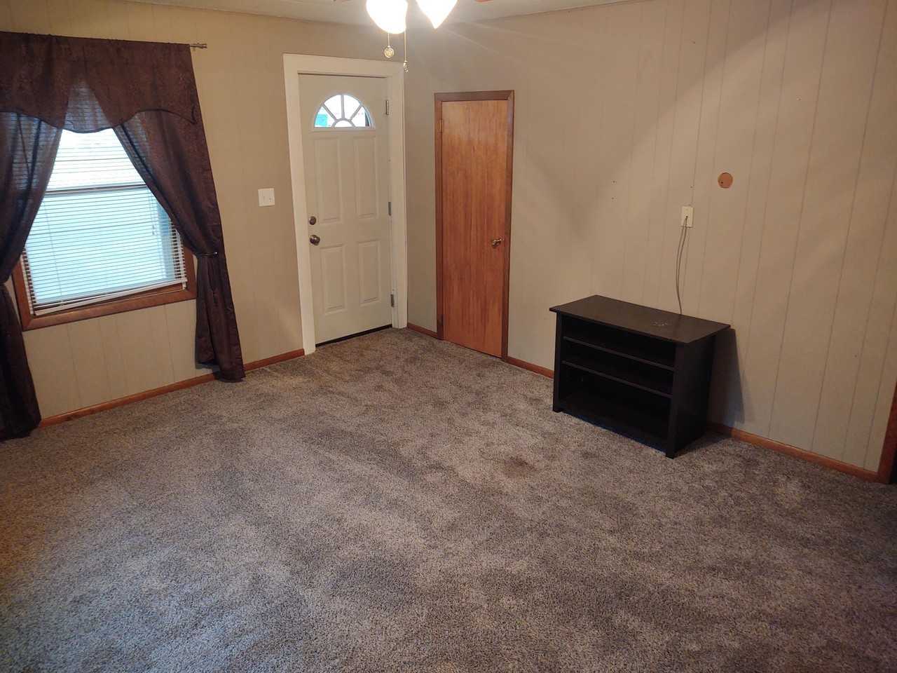 314 3rd St #1 - Photo 3 of 7