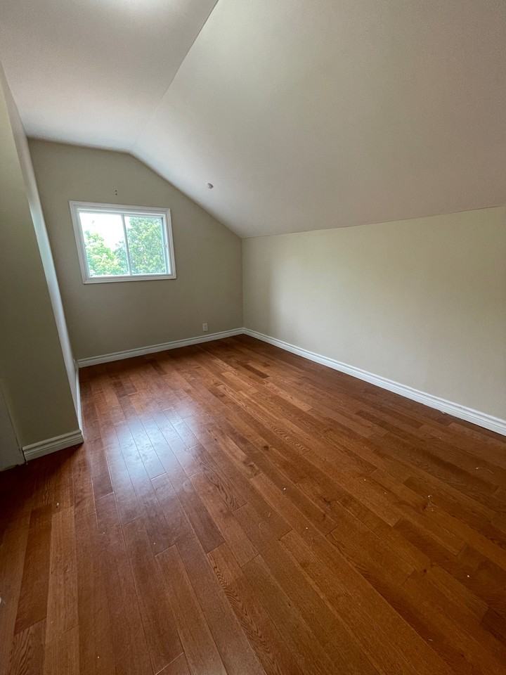 99 Maple St S - Photo 3 of 12