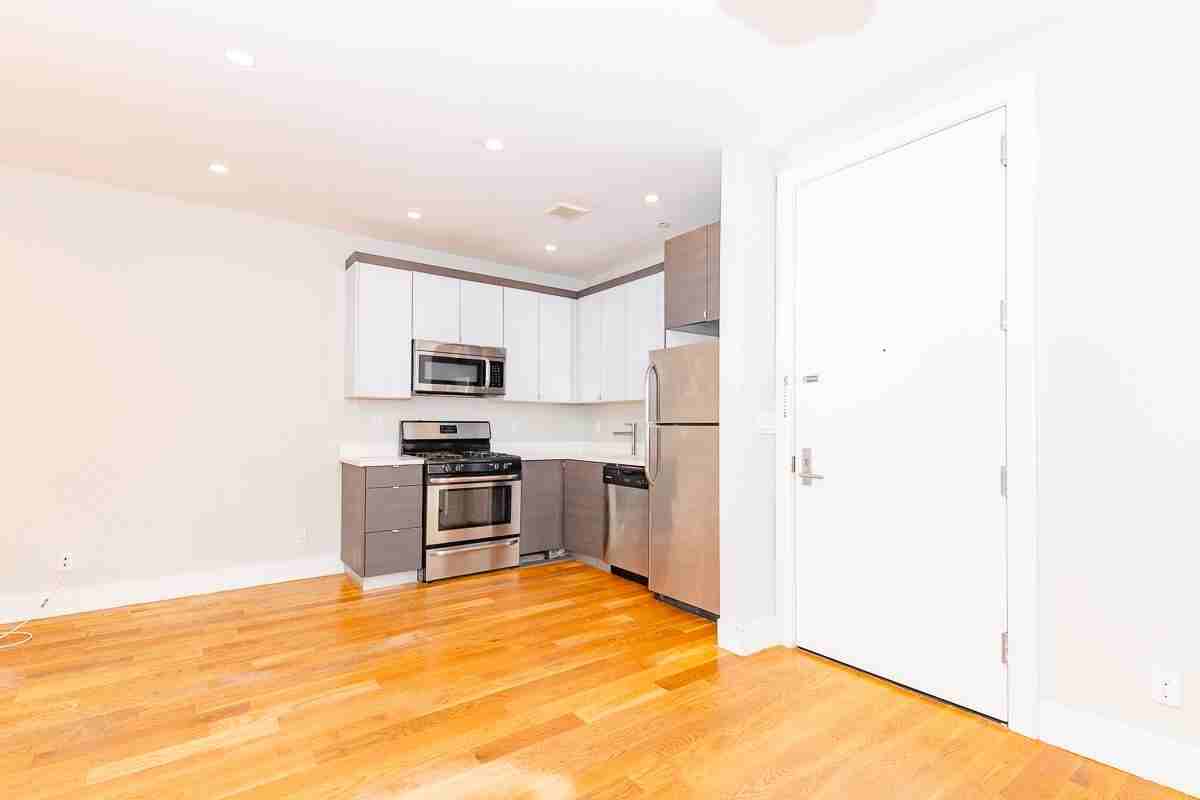 98 Diamond St #2F - Photo 2 of 11