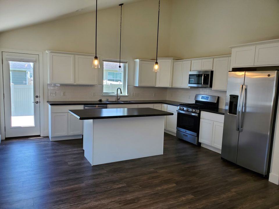 3032 Forbes Blvd - Photo 3 of 10