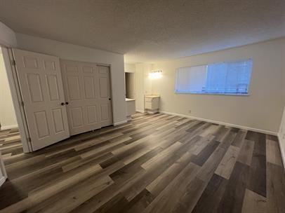 4820 Wellington Park Dr - Photo 3 of 10