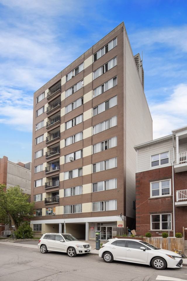 Enfield Apartments 371 Gilmour St, Ottawa, ON K2P 0R2 Apartment for