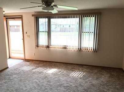 411 W Jewell St - Photo 2 of 10