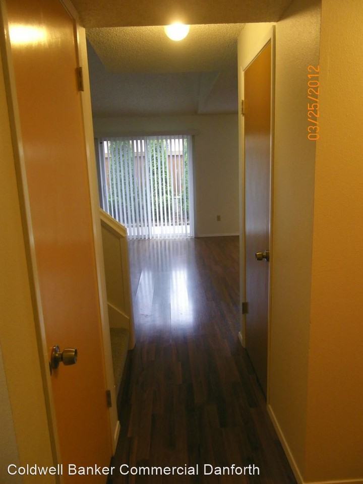 15930 3rd Pl Sw #D - Photo 2 of 22