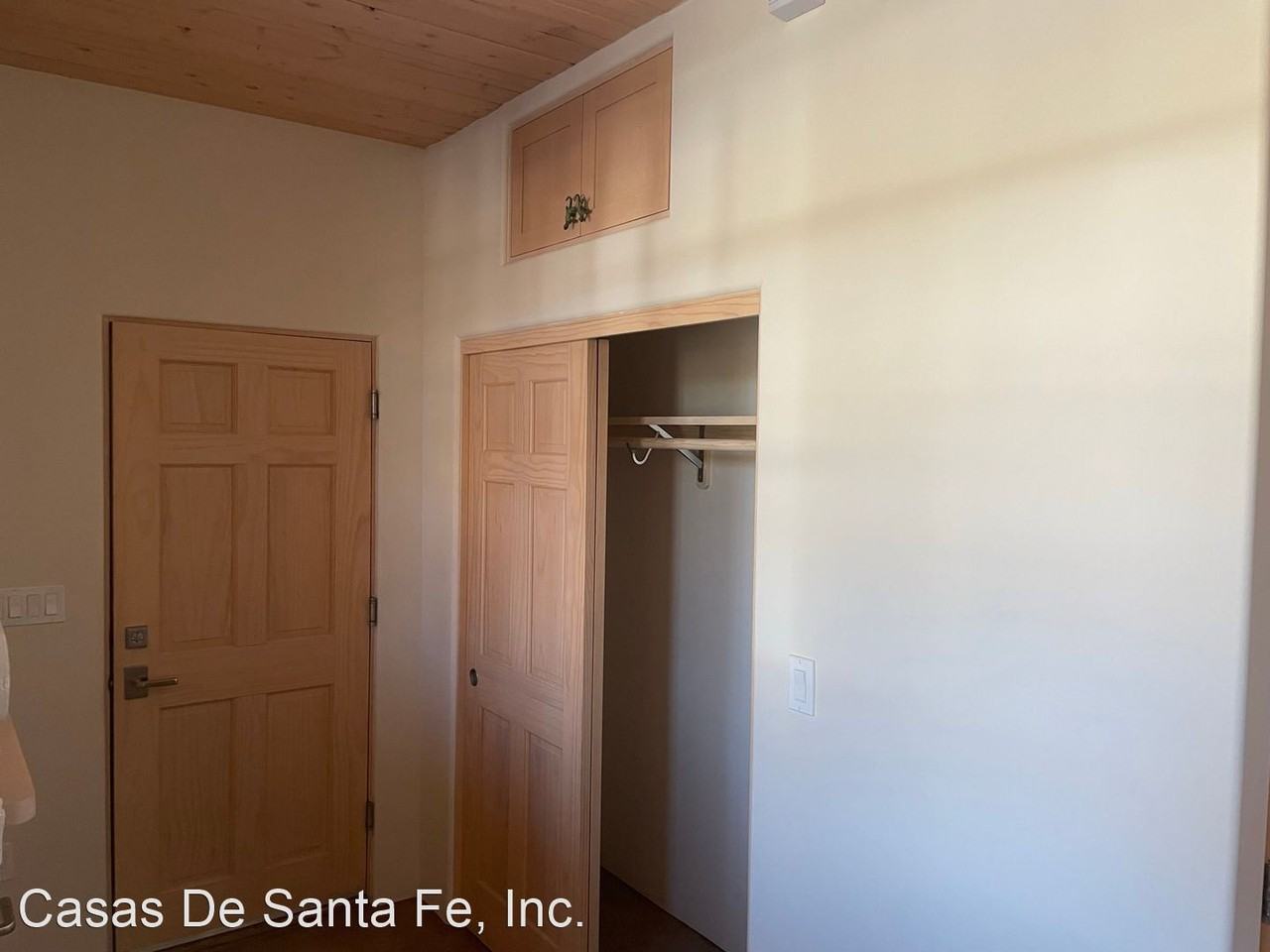 558 1/2 San Antonio St - Photo 3 of 25