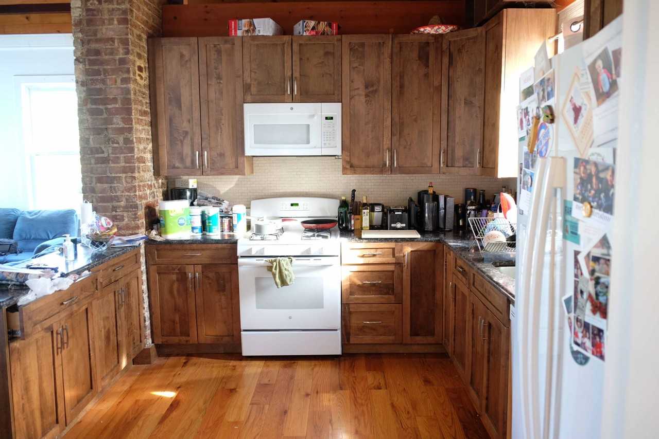 239 City Island Ave - Photo 2 of 6