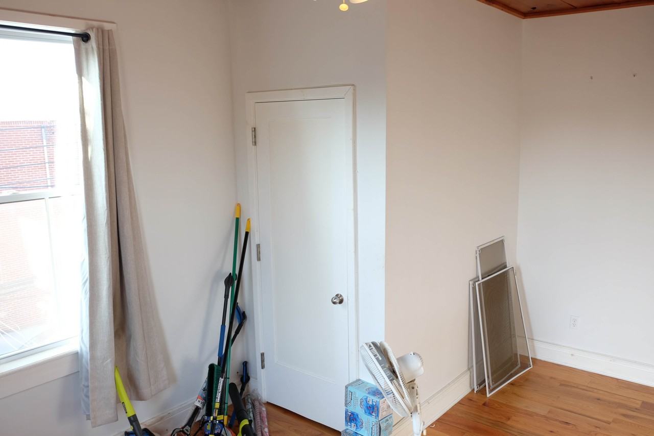 239 City Island Ave - Photo 3 of 6