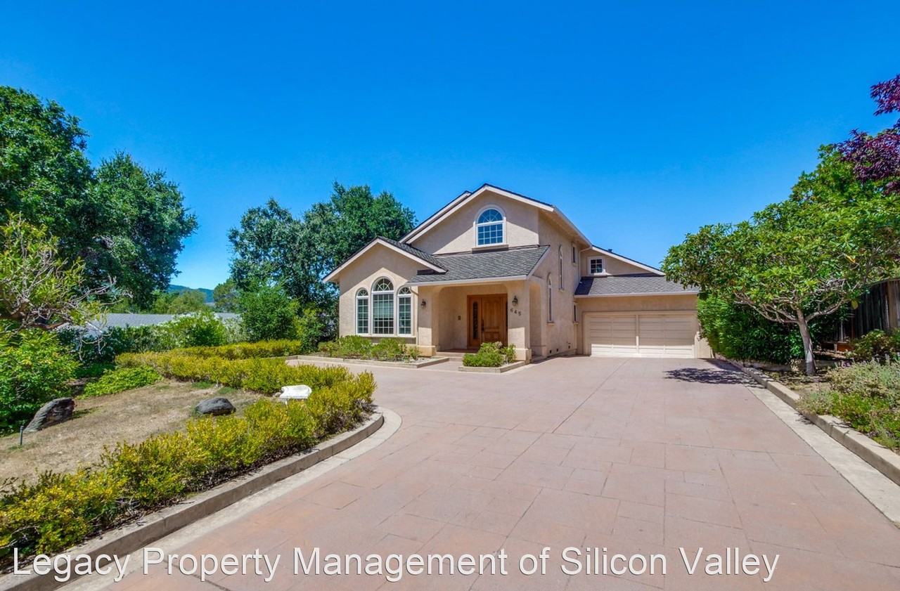 645 Greenview Pl - Photo 3 of 36