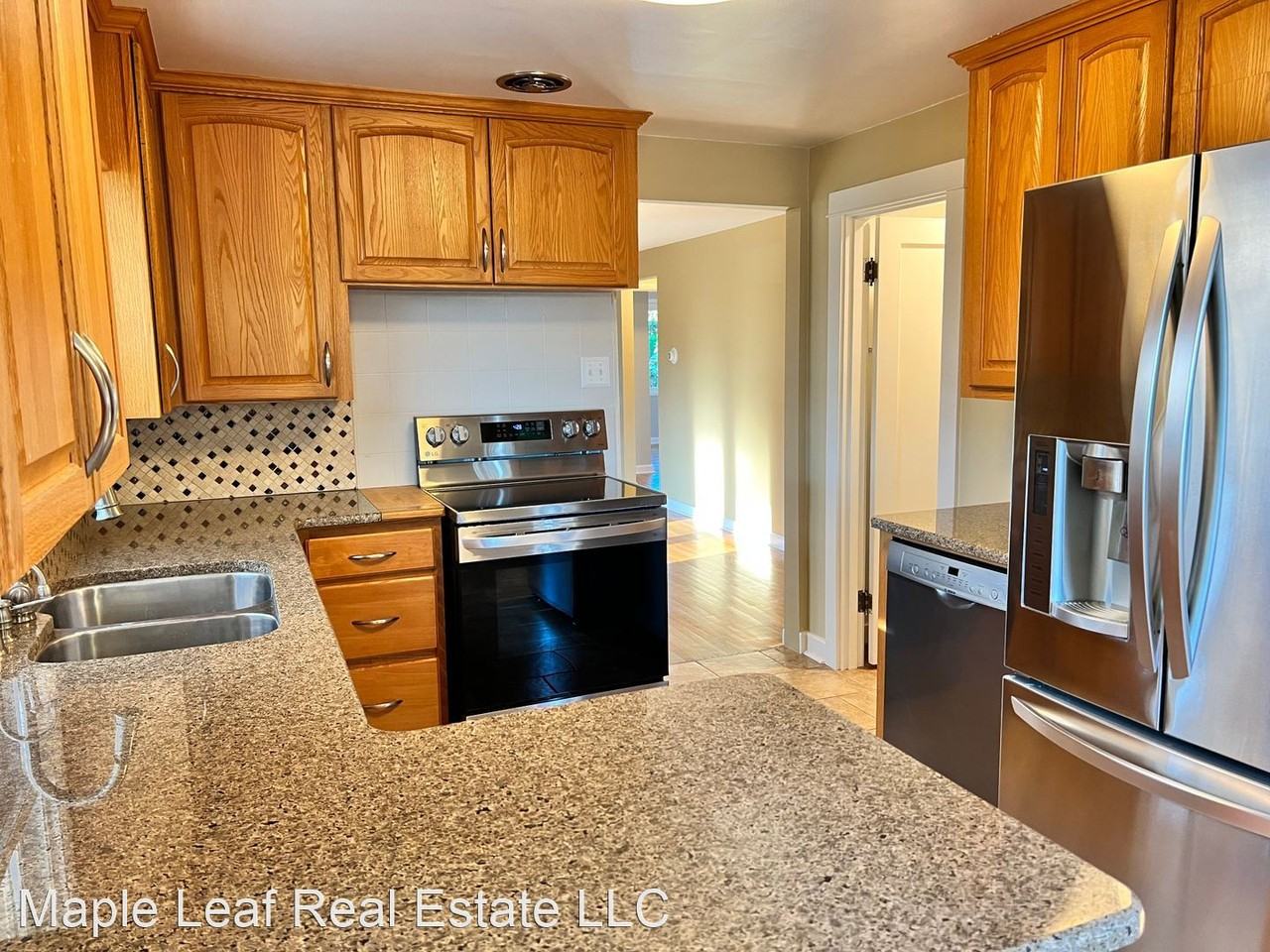 4817 N 27th St - Photo 3 of 38