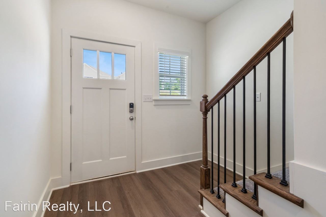 133 Huntley Dr - Photo 2 of 28