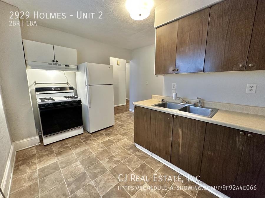 2929 Holmes St #2 - Photo 6 of 12