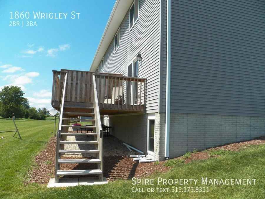 1860 Wrigley St - Photo 2 of 14