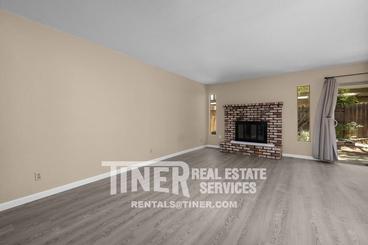 1503 Christopher Way - Photo 3 of 30