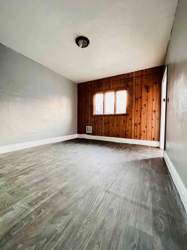 145 Weiss St - Photo 2 of 10