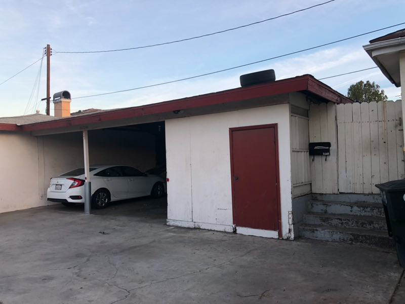 2418 1/2 Jackson Ave - Photo 3 of 8