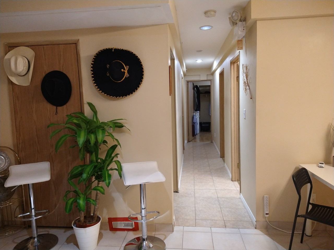 9415 161 Street - Photo 3 of 13