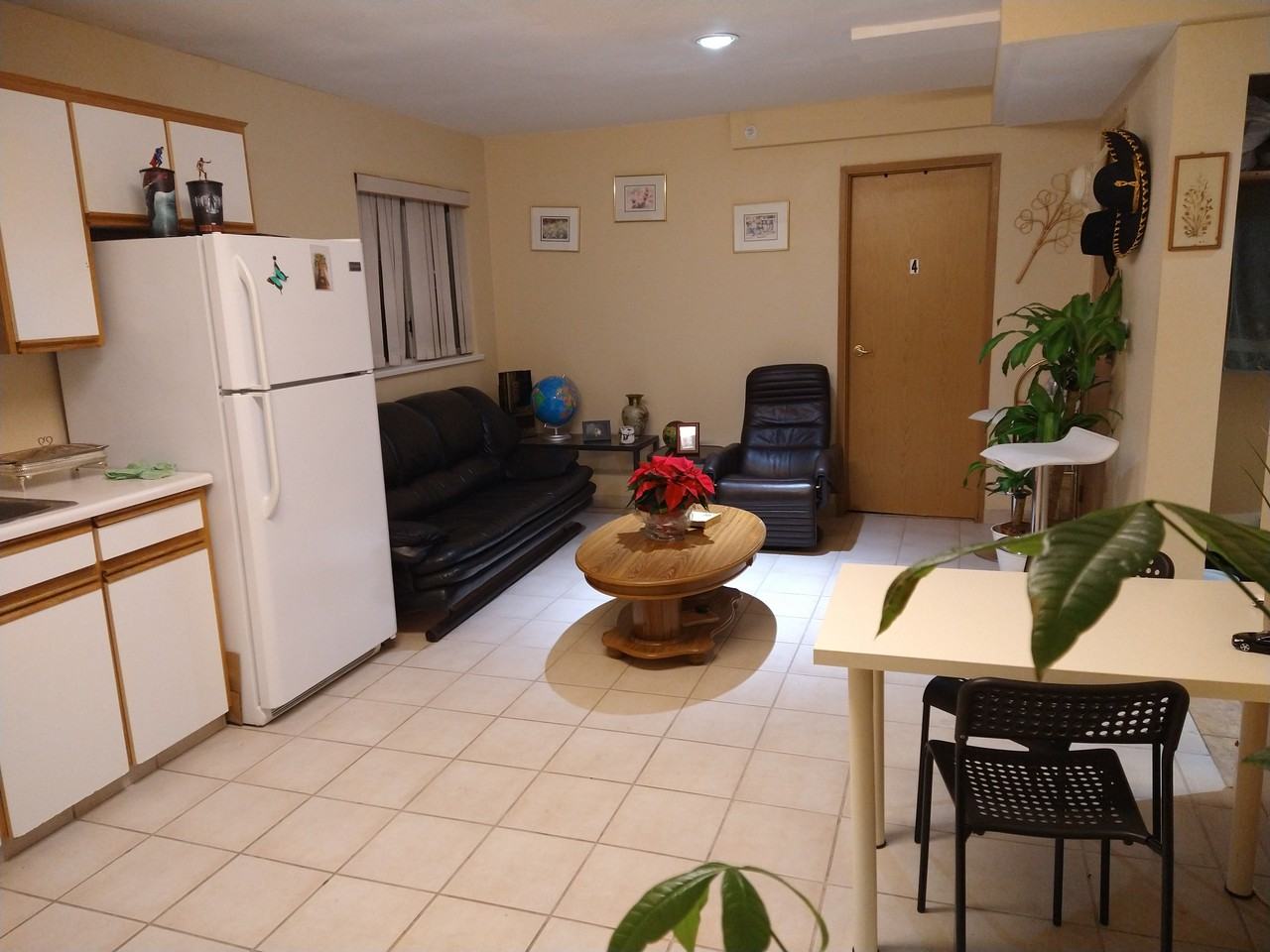 9415 161 Street - Photo 2 of 13