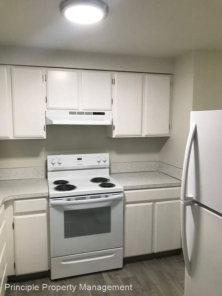 329 SW 10th Street - Photo 3 of 12