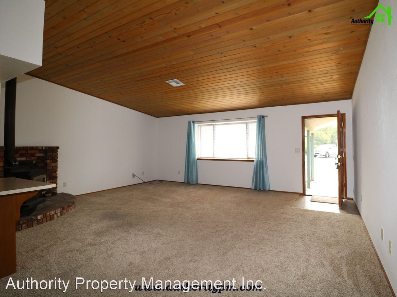 2156 Jessica Way - Photo 3 of 16