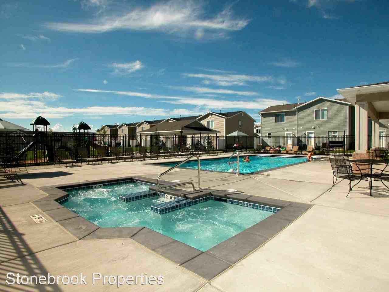 879 S 250 E - Photo 3 of 12