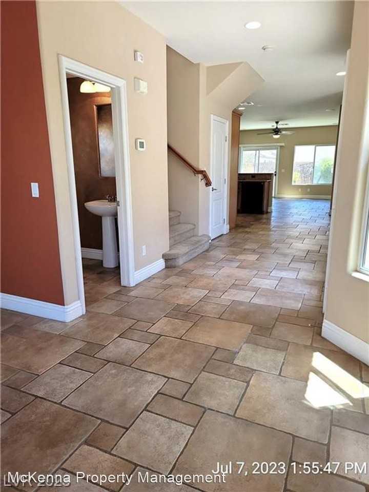 8103 Cheerful Valley Ave - Photo 3 of 33