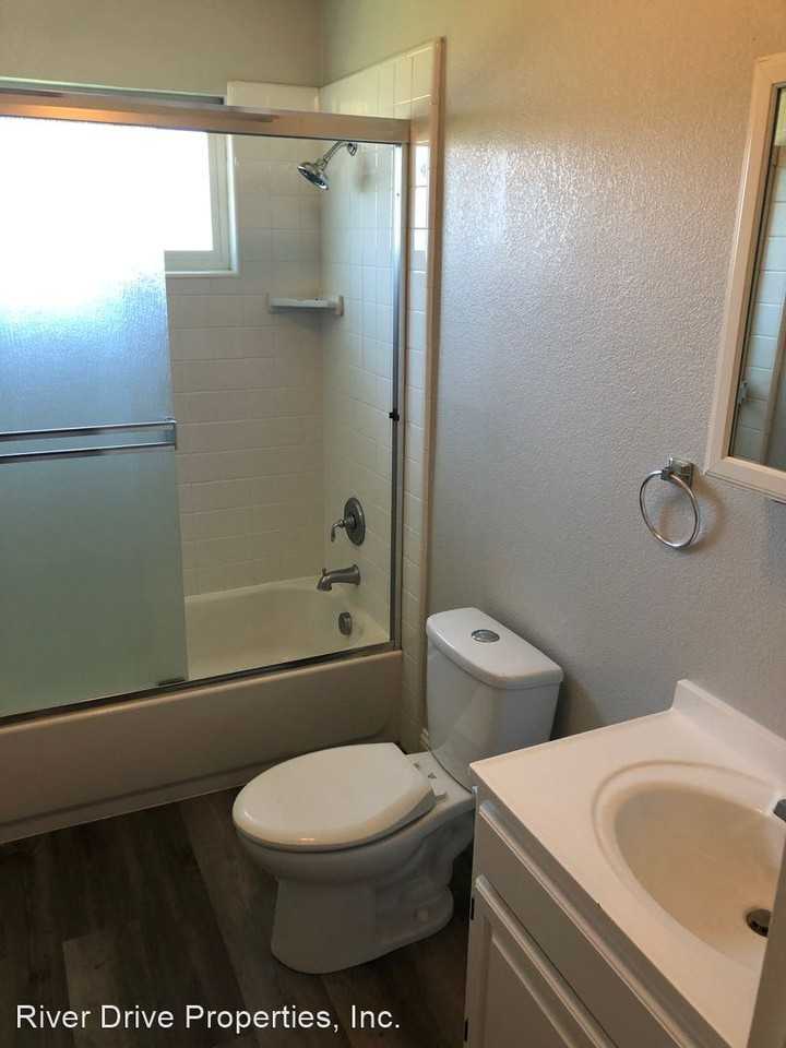 3196 Virginia St - Photo 3 of 14
