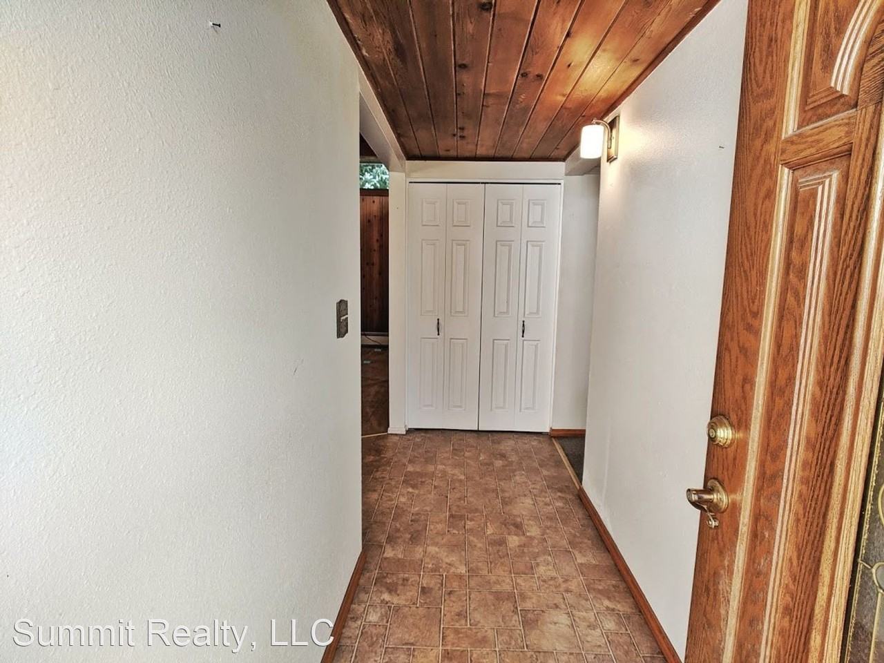 2204 Muir St - Photo 3 of 26