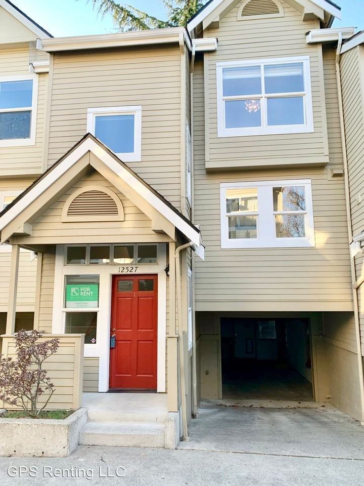 12527 27th Ave Ne #C - Photo 2 of 24