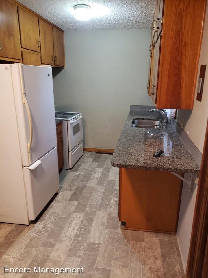 4701 S Vine Ave - Photo 3 of 13