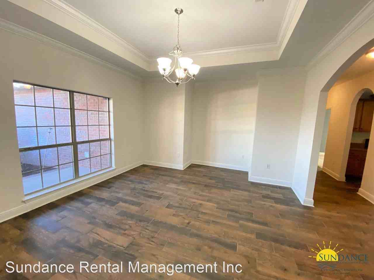 612 Rowan Cir - Photo 2 of 16