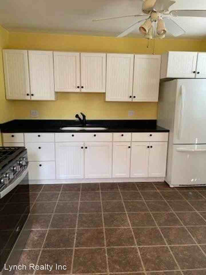 12 Asbury Cir - Photo 2 of 5