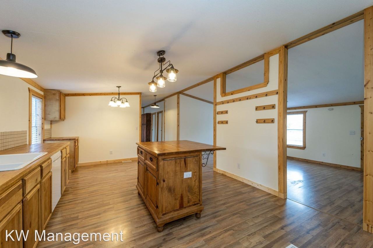 395 Sandringham - Photo 2 of 31