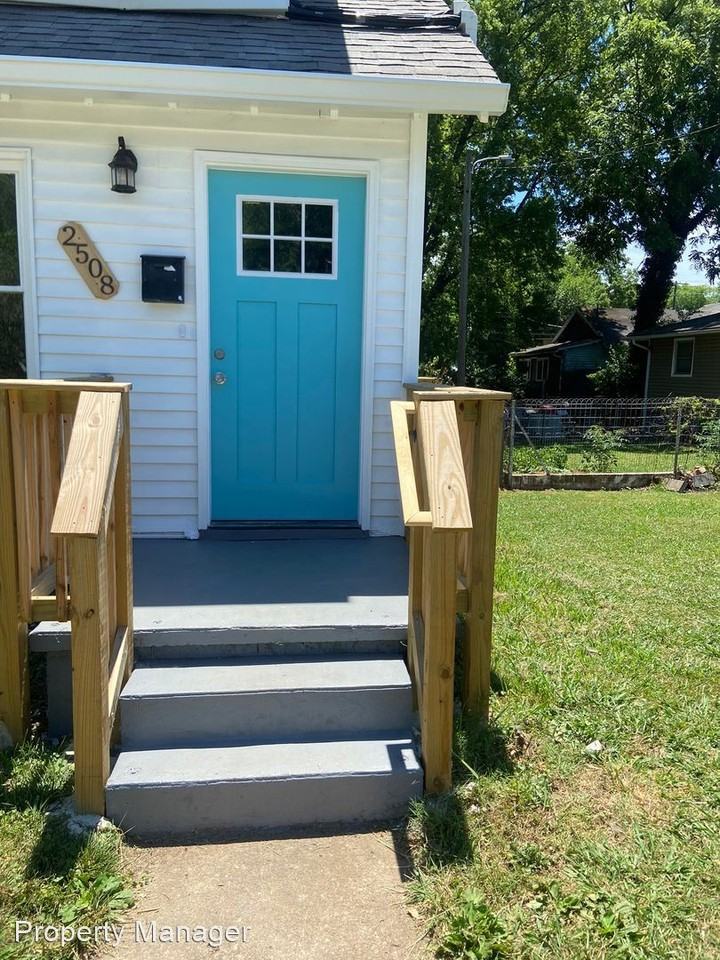 2508 Woodbine Ave - Photo 2 of 16