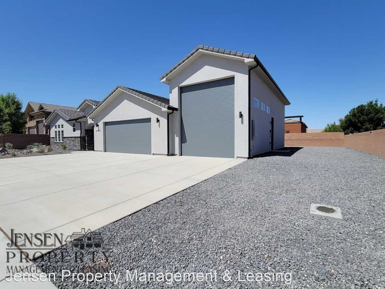 2764 2764 South 4090 West Circle - Photo 3 of 45