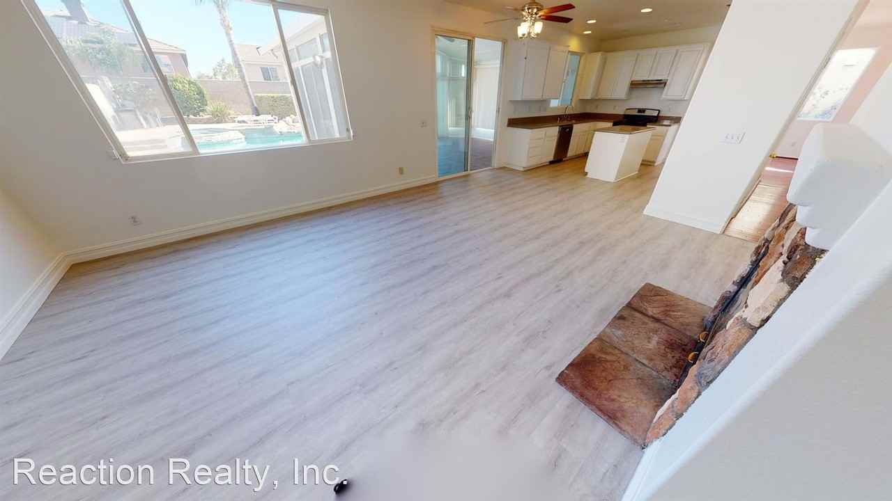 15067 Preston Dr - Photo 3 of 15