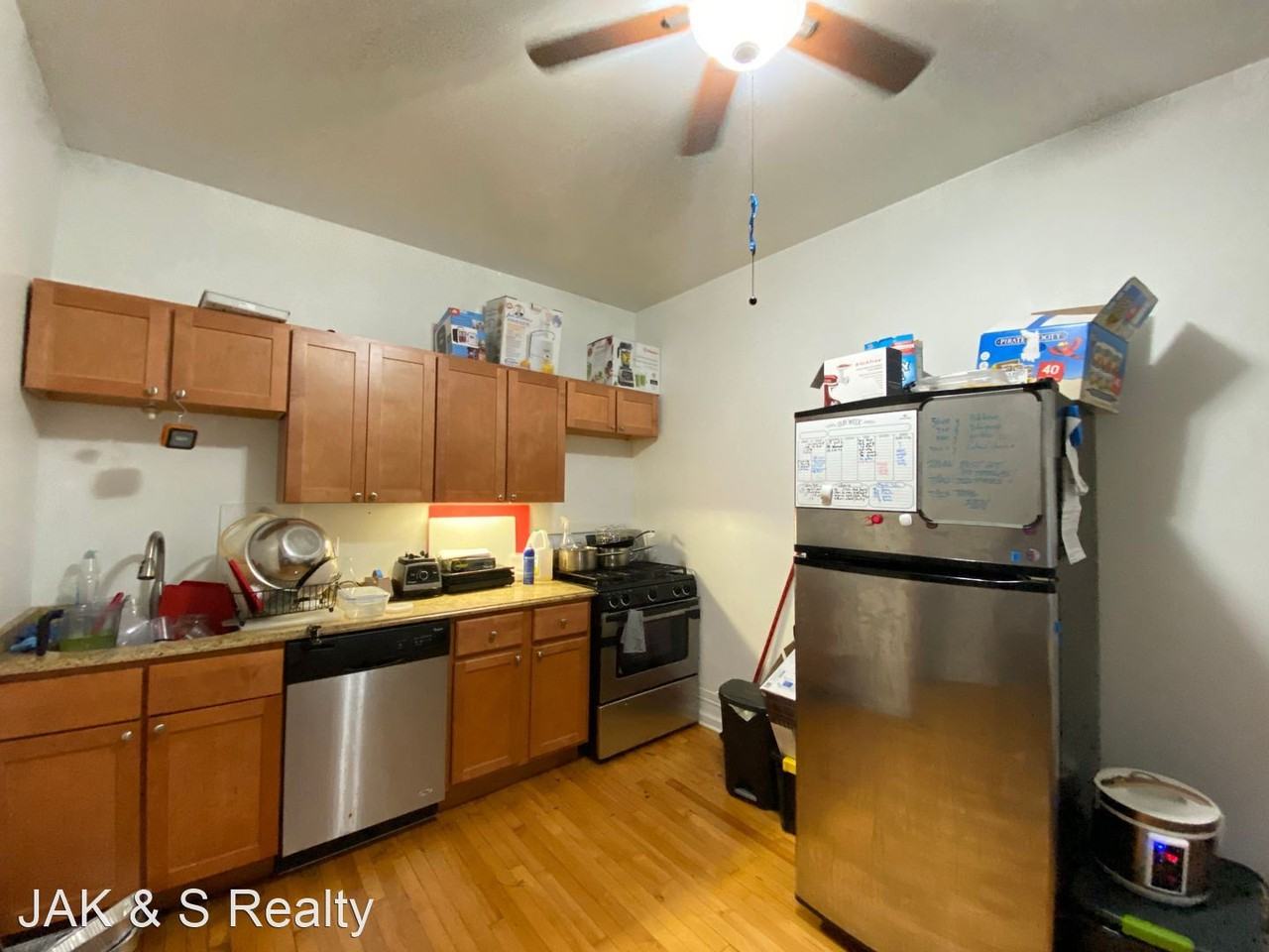 385254 W Irving Park Road / 400109 N Springfield Ave Apartments in