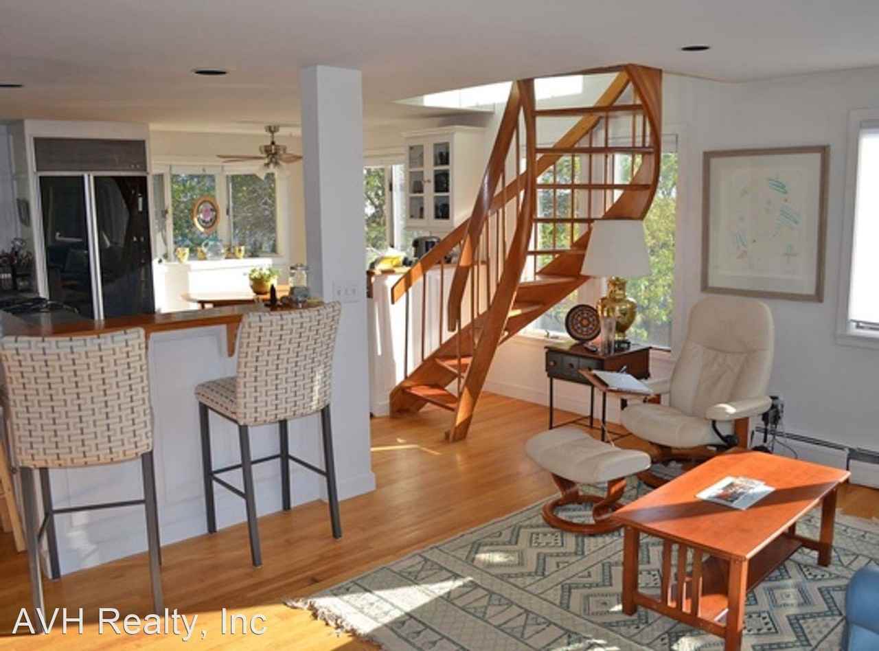 24 Western Ave - Photo 3 of 24