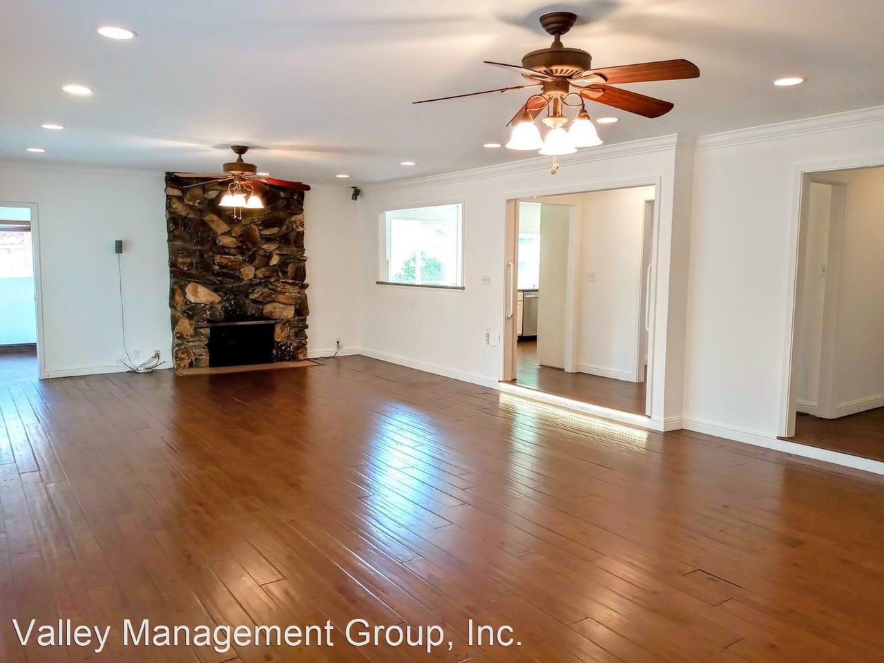 1579 Shaw Dr - Photo 3 of 50