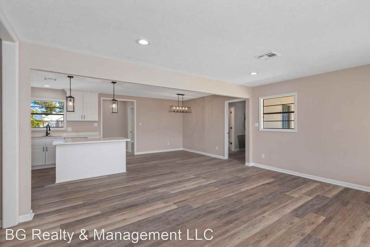 1418 Rue Des Chene - Photo 3 of 14